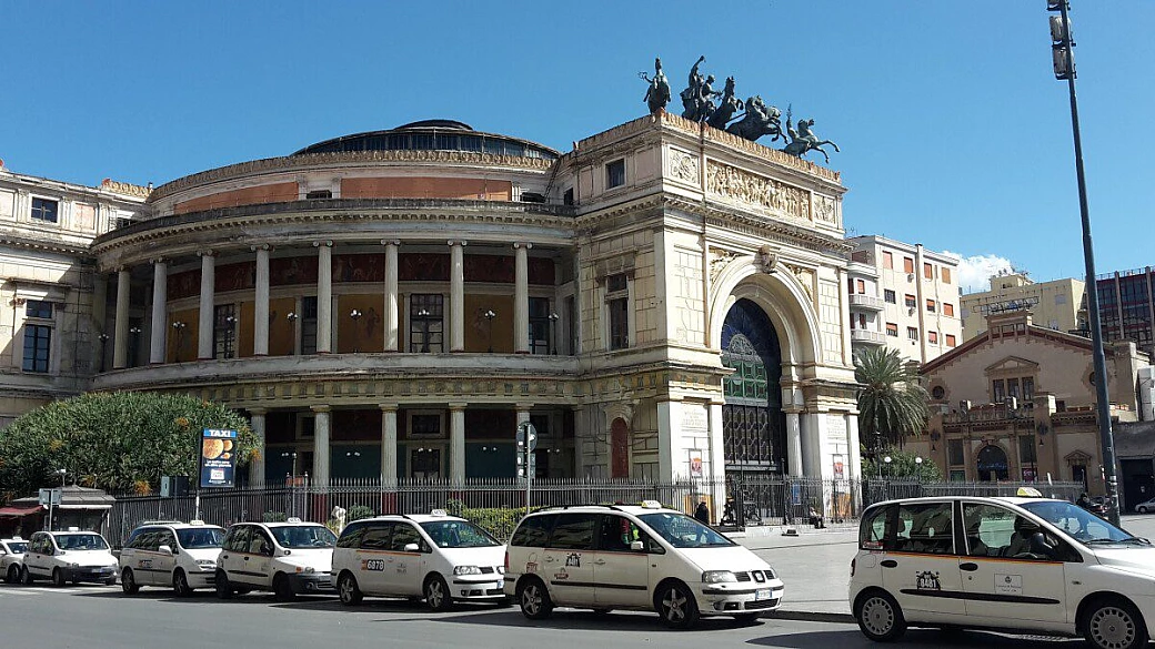 in sicilia con mio figlio