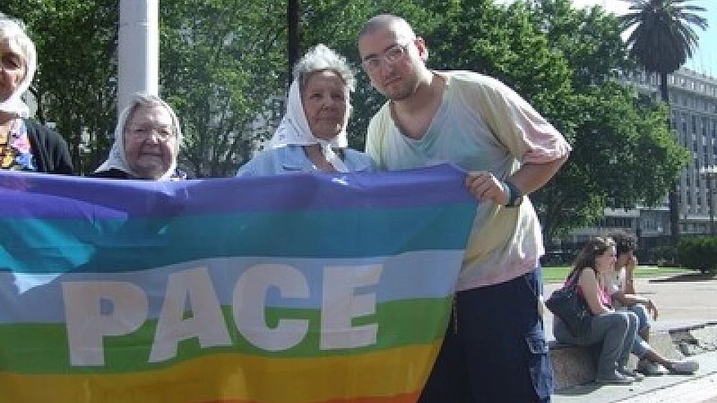 speciale america latina: giacomo porta un messaggio di pace itinerante da buenos aires a quito!