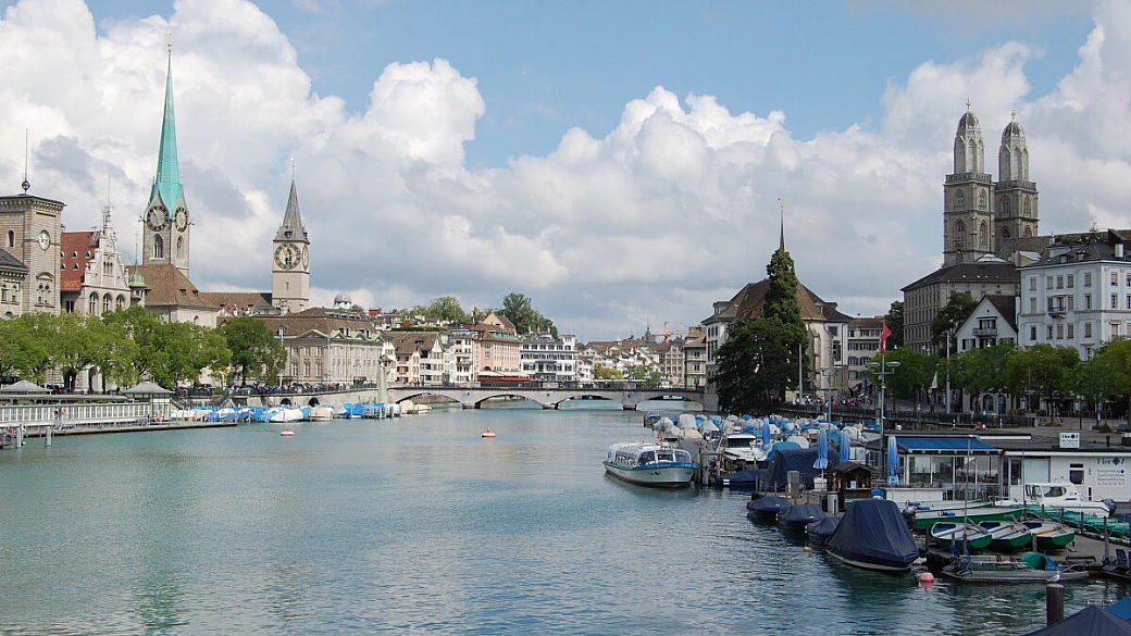 in svizzera tra laghi e città d'arte