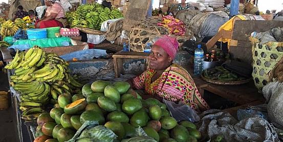 a spasso nel mercato | patrizio in tanzania, episodio 2