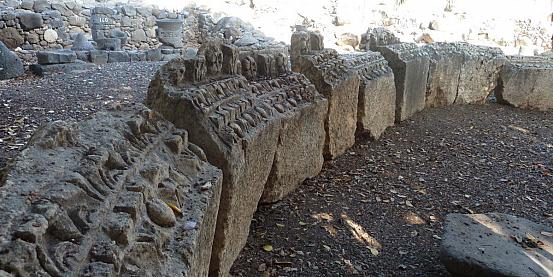 cafarnao , la sinagoga di pietro