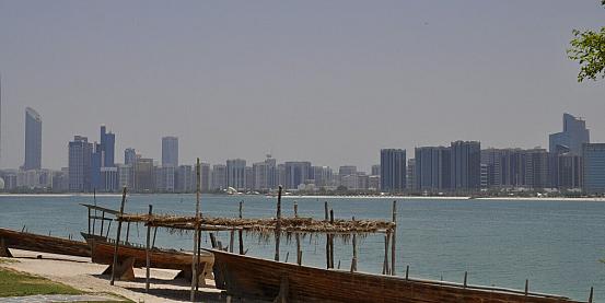 Dubai, un mix, tra metropoli e natura