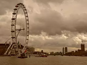 trafalgar-square-ertqd