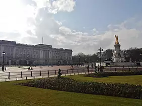 trafalgar-square-fypve