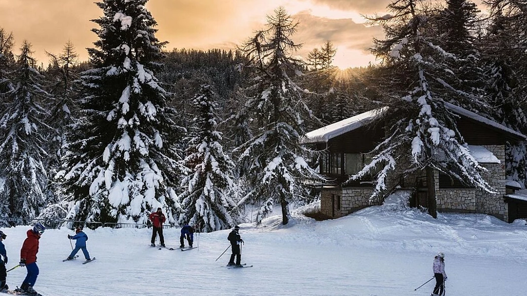 sciare di all’alba sulle piste del trentino