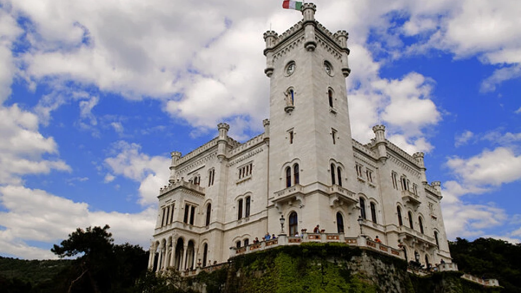 trieste, bora in poppa