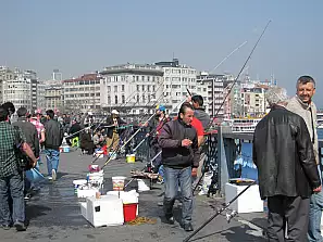 pescatori sul ponte di galata