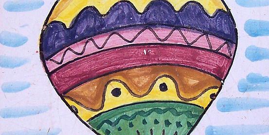 l'emblema di ventotene, la mongolfiera multicolore che si fa volare in occasione della festa di santa candida