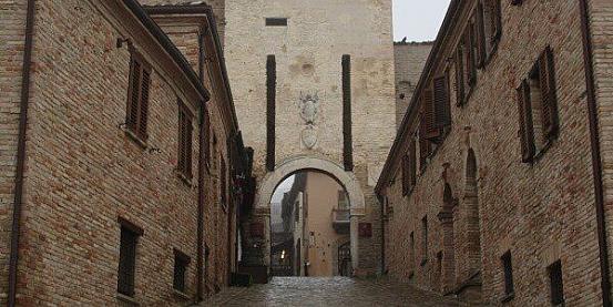 ingresso al borgo medievale di gradara