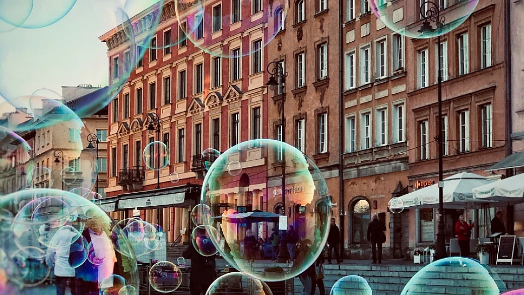 varsavia, tra shopping, buon cibo e tante meraviglie da scoprire: un tour tutto da gustare