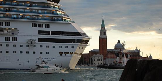 basta navi a venezia: è una vergogna!