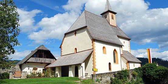 Friesach: La piccola chiesa situata nel borgo antico 2