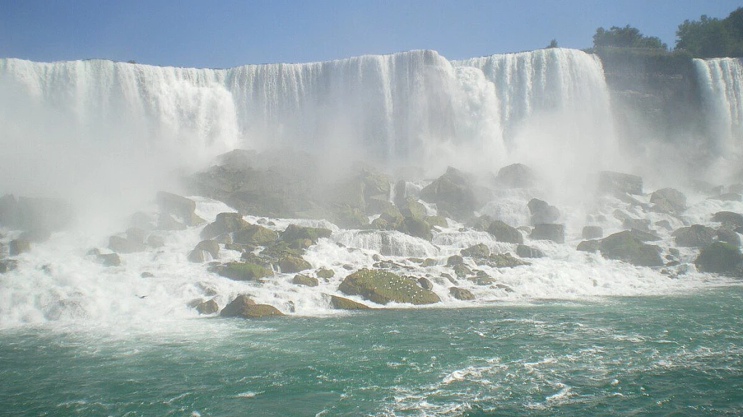 spedizione a cavallo sulle montagne rocciose