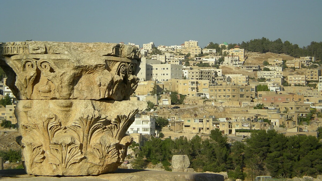hummus, felafel e succo d'arancia