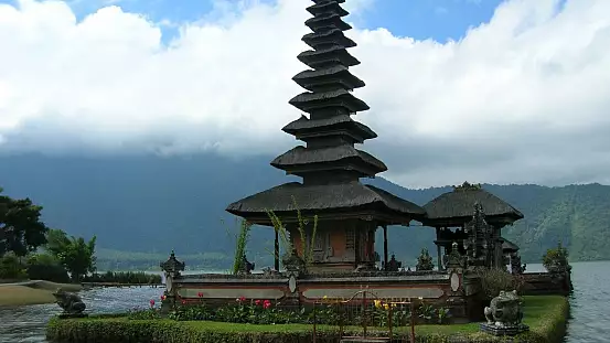 1990 - indonesia: sulawesi e borneo