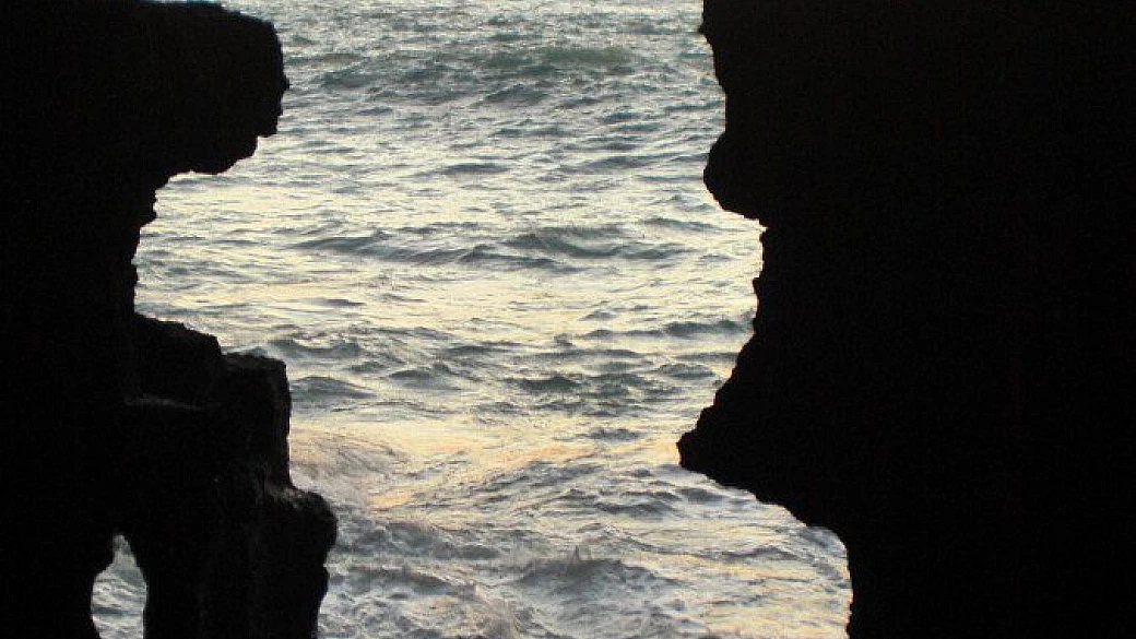 berber surf on the road