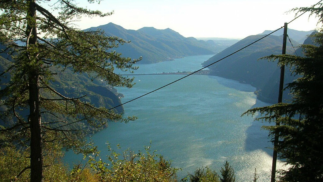 pedalando a lucerna a dintorni