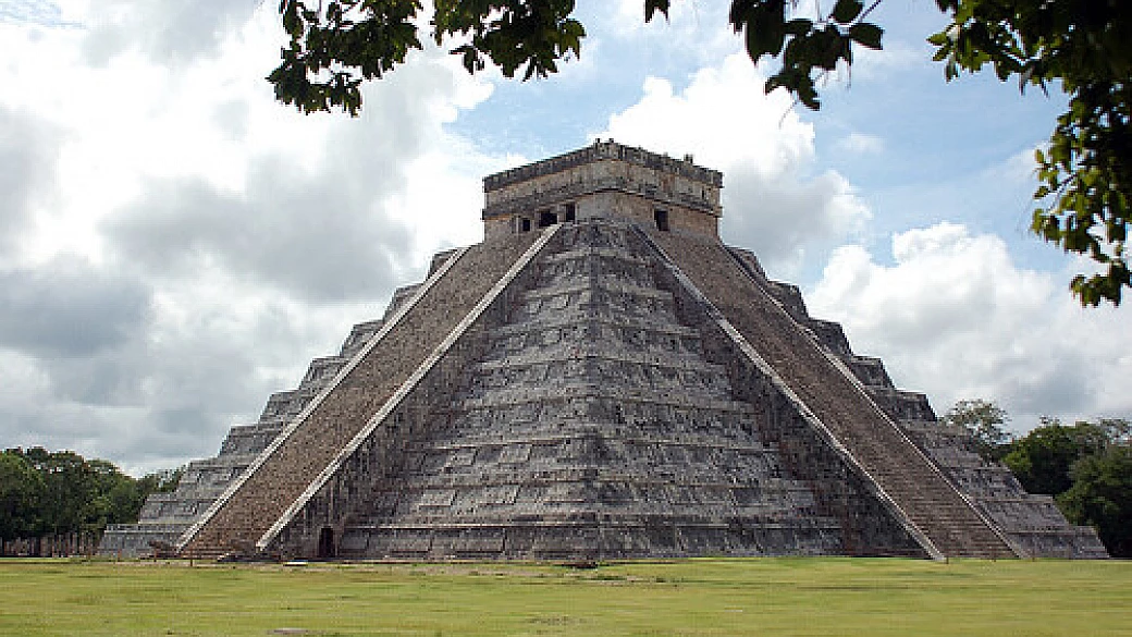 toccata e di purtroppo... fuga nella terra dei maya