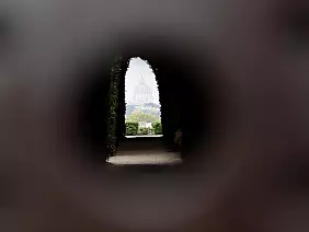 il-buco-nella-serratura