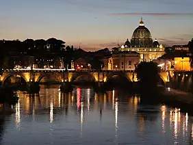 tramonto-sulla-cupola-di-san-pietro-e-il-tevere