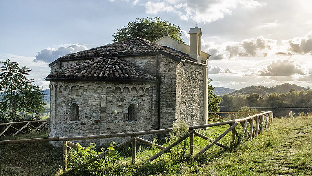 vacanze nell’astigiano: una domenica di romanica follia