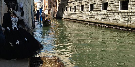 venezia: 3 giorni sospeso su un’opera d’arte