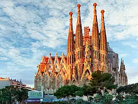 barcelona,,spain,-,february,10,,2016:,sagrada,familia,basilica,in