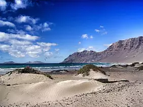 8_playa_de_famara