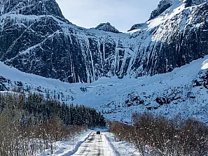 strada verso nusfjord