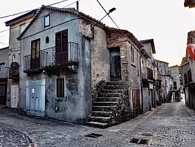 18_tra_i_vicoli_di_brognaturo