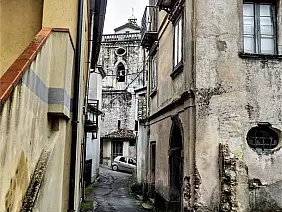 7_tra_i_vicoli_di_cardinale