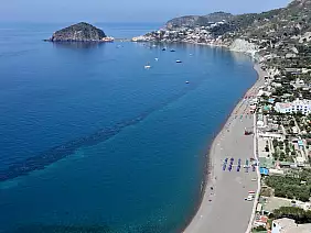 ischia_panorama_della_spiaggia_dei_maronti_dalla_litoranea