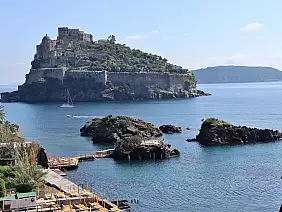 ischia_scorcio_dal_belvedere_di_cartaromana