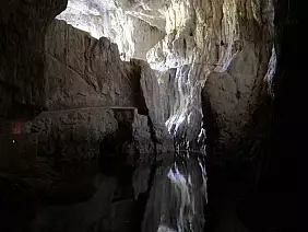 nel_parco_delle_grotte_di_san_canziano