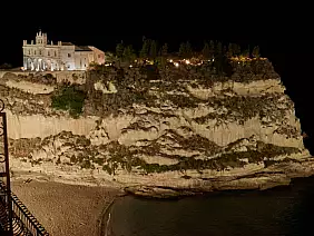 1520_2022_09_26_tropea_il_santuario_s._maria_dell_isola