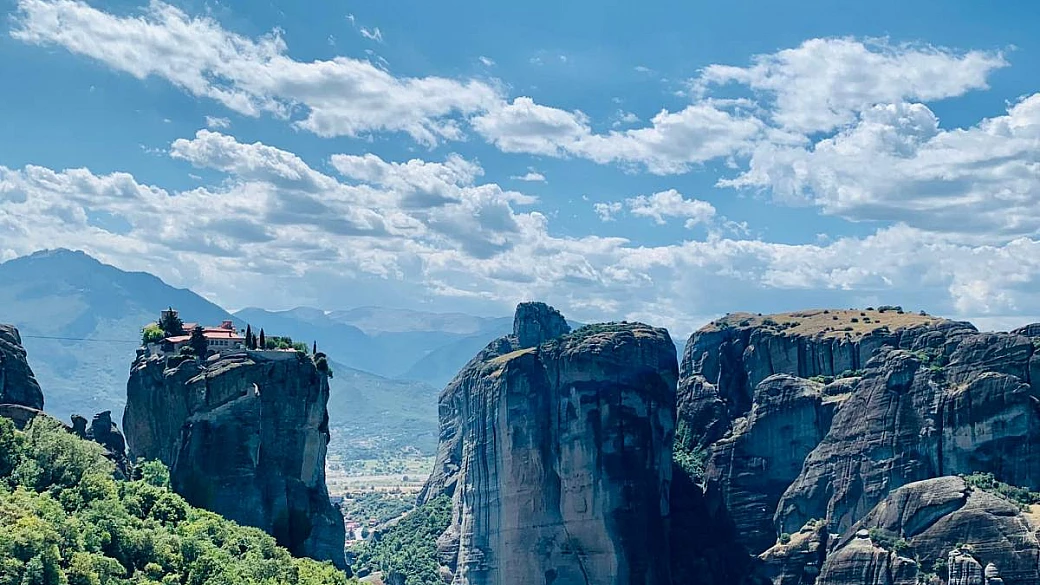 il nostro grande ritorno in grecia, tra il bellissimo mare di lefkada e l’emozione di meteore in tessaglia