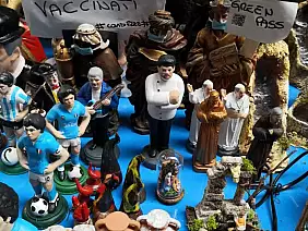 i_nuovi_presepi_napoletani_in_via_san_gregorio_armeno