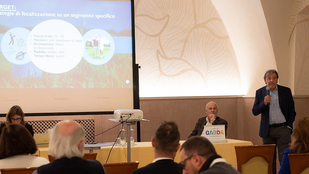 lago di garda, il paradiso autunnale del golf