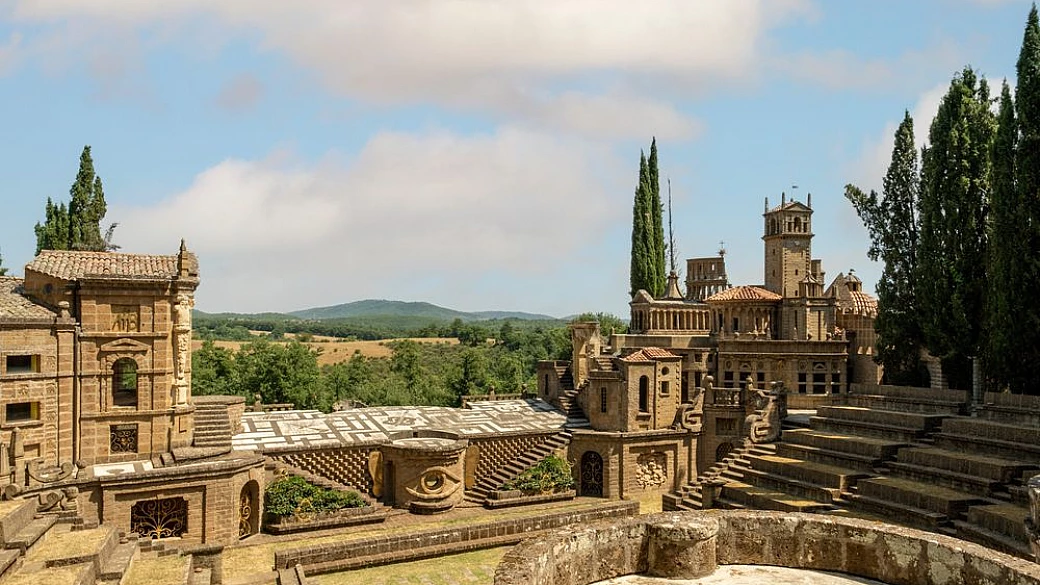 anche l'umbria ha la sua città ideale, ed è un sogno a occhi aperti tra giardini, templi e fontane