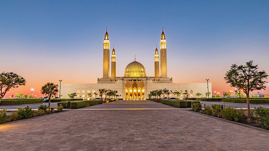 il sultanato delle meraviglie. cosa vedere in oman tra deserto, canyon e antiche tradizioni