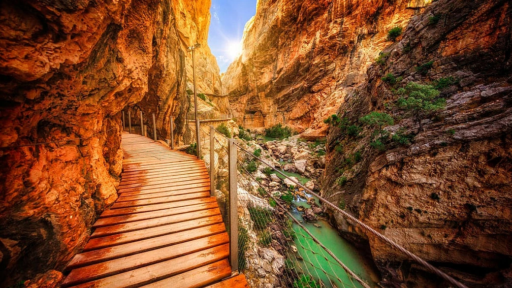 spaventosamente bello: il 'cammino del re' è il percorso di trekking più adrenalinico d'europa