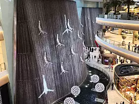 la_cascata_all_interno_del_dubai_mall