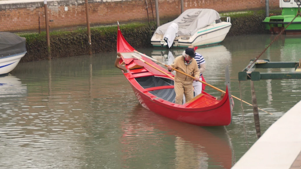 venezia: chi non voga foresto è