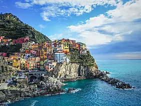 cinque terre sung-jin-cho-y385ogps3-e-unsplash