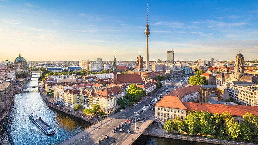 alexanderplatz, tozeur e gli altri: viaggio musicale nei luoghi di battiato