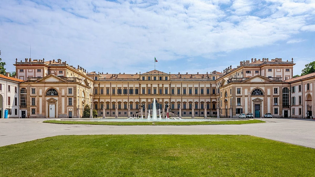 anche milano ha la sua reggia, è a mezz'ora dal centro ed è bella proprio come quella di caserta