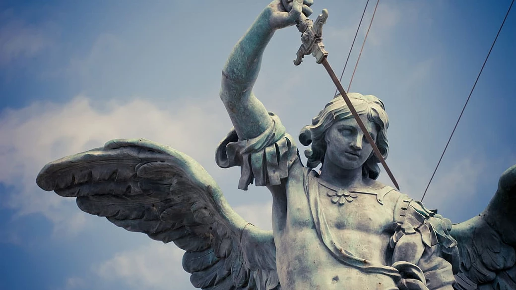 la via angelica è il percorso dei tre santuari che unisce leggende e fede in europa