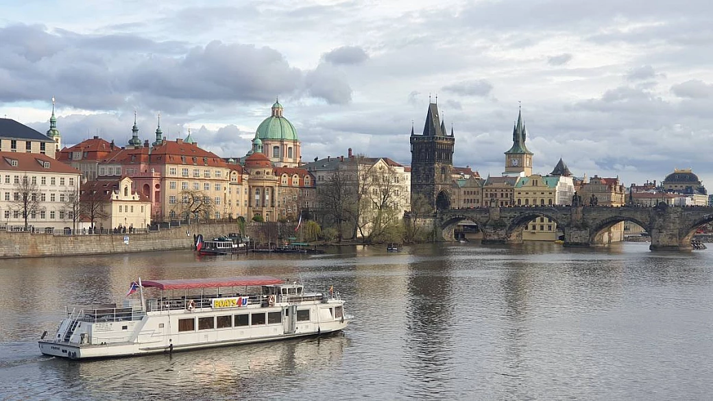una capitale da scoprire di corsa, tra antichi monumenti e ottimi sapori della cucina locale