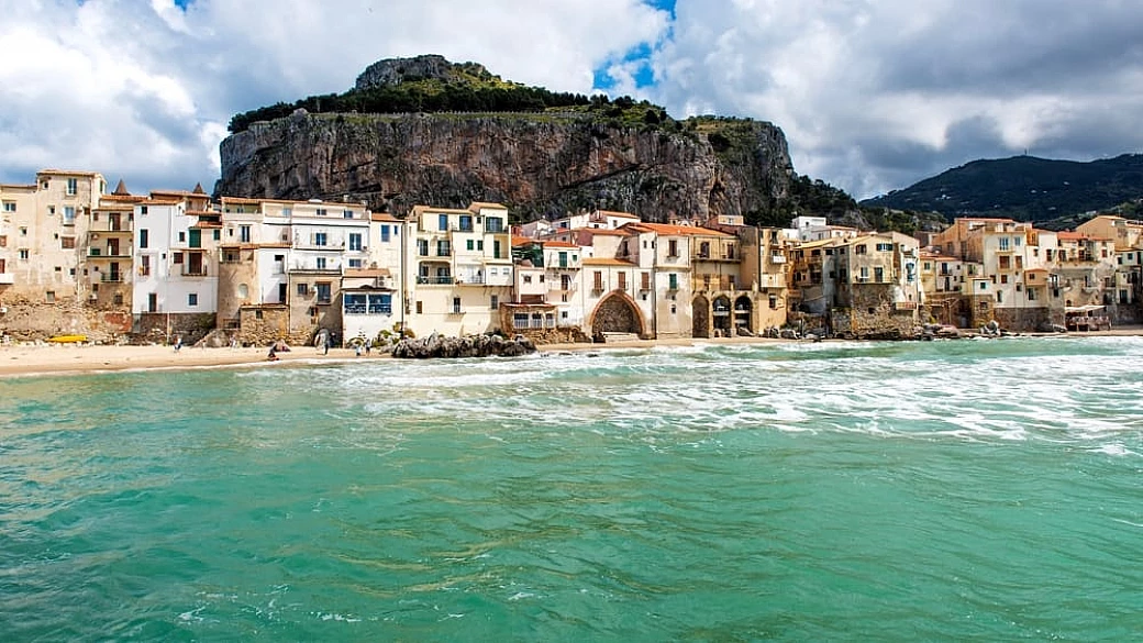 cefalù is... la destinazione perfetta per la tua estate italiana