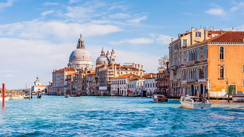 quella del nord, la più bella e la brutta copia di las vegas: ecco tutte le venezia del mondo